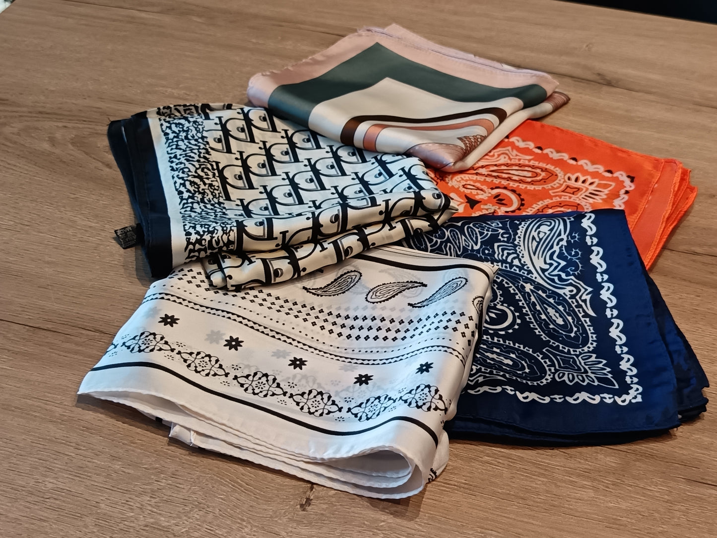 Foulard "CAMELIA"