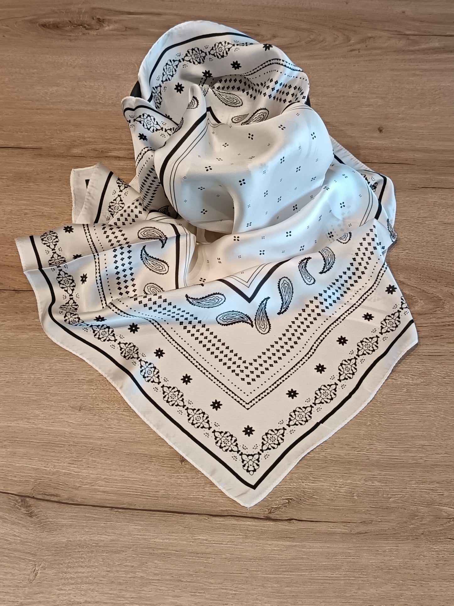 Foulard "CAMELIA"